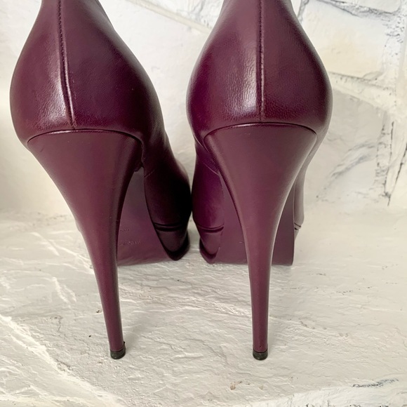 Yves Saint Laurent shoe - Picture 9 of 13